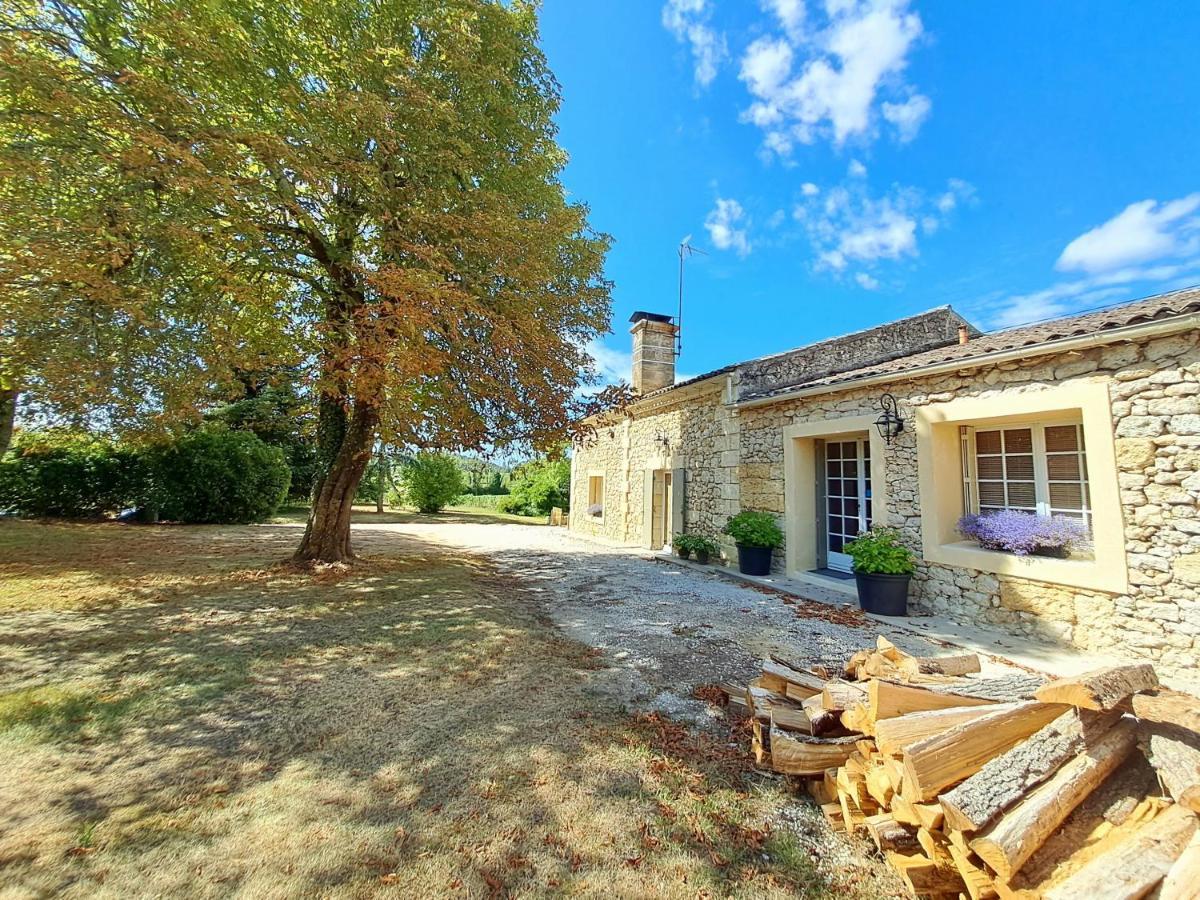 Bleu Raisin Acomodação com café da manhã Les Salles-de-Castillon Exterior foto